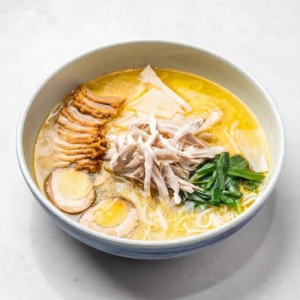 Traditional Chicken 传统⼟鸡⽶线/拉面
