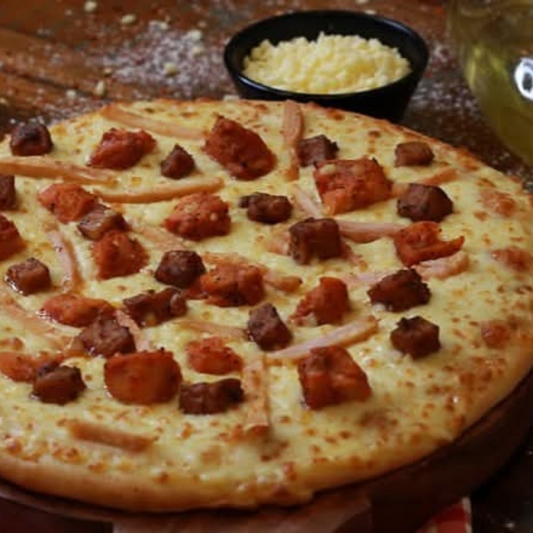 La Pino'z Chicken Pizza