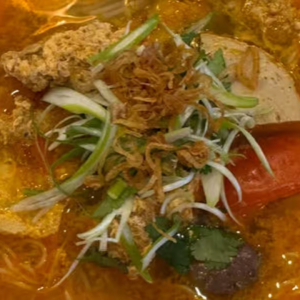 2. Crab & Tomato Noodle Soup / B&uacute;n Ri&ecirc;u