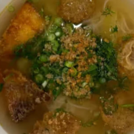 4. Hai Phong Fish Noodle Soup / B&uacute;n C&aacute; Hải Ph&ograve;ng