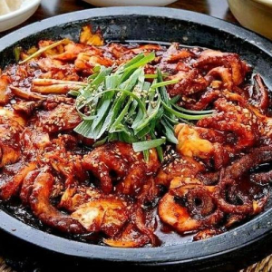 Spicy Stir-Webfoot 쭈꾸미 철판