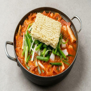 Spicy Army Base Hot Pots 부대전골