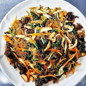 Korean Glass Noodle with Vegetables 잡채