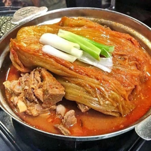 Steamed Kimchi & Back Rib H/P 등갈비 김치찜 