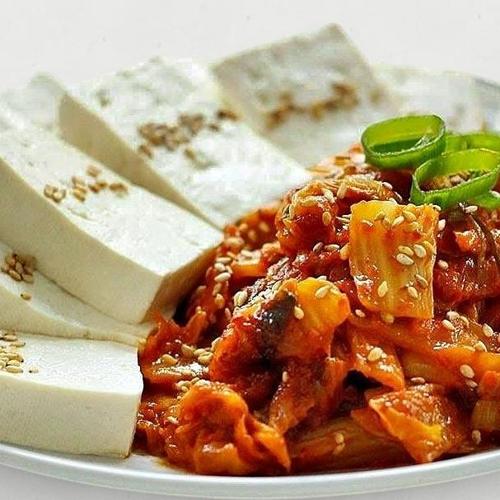 Tofu with Stir-Fried Kimchi & Pork 두부김치 
