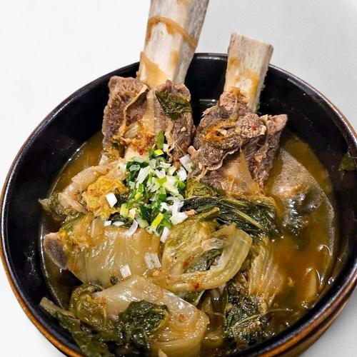 Short Rib & Cabbage Soup 우거지 갈비탕