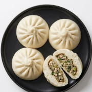 King Steamed Dumpling with Pork and Vegetables (왕만두)