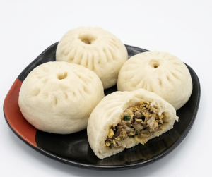King Steamed Dumpling with Pork and Kimchi (김치왕만두)