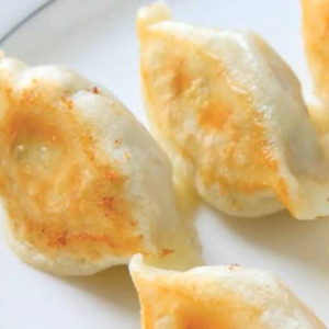 Fried Dumpling with Shrimp, Pork, and Vegetables (군만두)