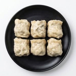 Korean-Style King Steamed Dumpling with Pork and Vegetables (한국식왕만두)