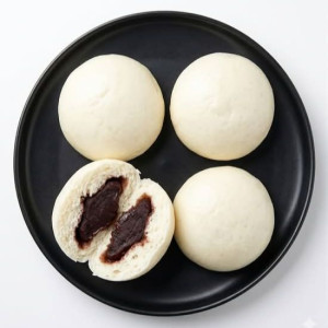 Steamed Dumpling with Sweet Red Beans (찐빵)