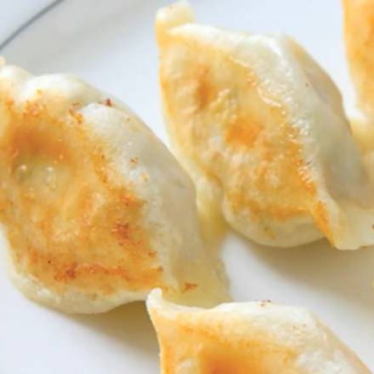 Fried Dumpling with Shrimp, Pork, and Vegetables (군만두)