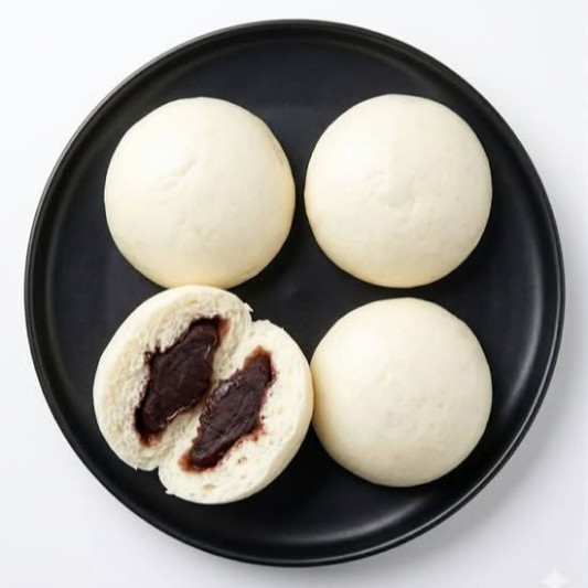 Steamed Dumpling with Sweet Red Beans (찐빵)