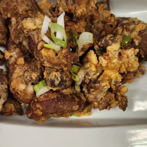 4. Salted Pepper Pork Hock / 椒盐猪手
