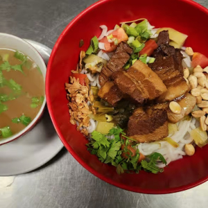 16. Pork Belly Lo Vermicelli / 桂林花腩干捞
