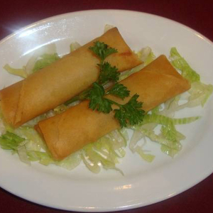 11. Vegetarian Imperial Rolls (2 pcs)
