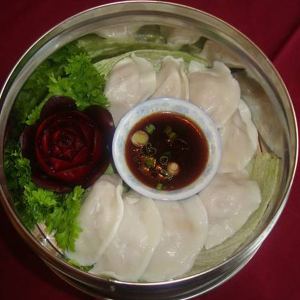 9. Steamed Dumplings with Chicken and Cabbage (6 pcs)