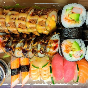Mixed Sushi Combo (30 pcs)