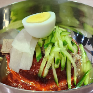 Bibim Naeng-Myeon 비빔냉면