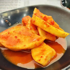 Extra Radish Kimchi (8 oz)