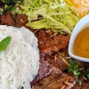 V5. Beef Short Rib Vermicelli - B&uacute;n B&ograve; Nướng