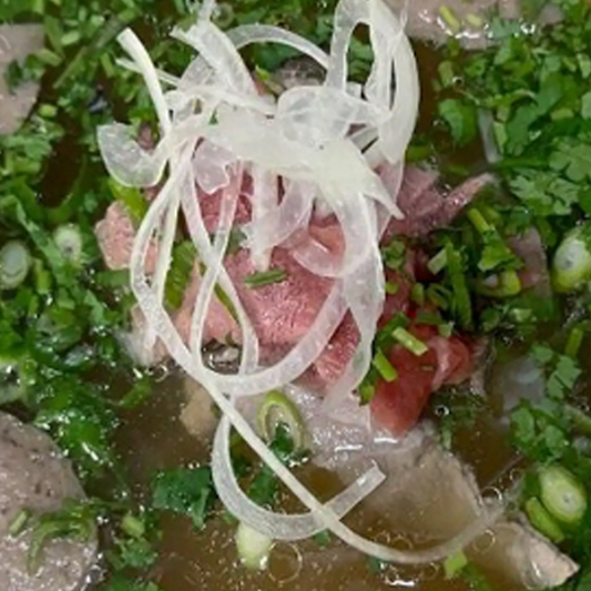 N2. Rare Beef and Beef Balls Noodle Soup - Phở T&aacute;i B&ograve; Vi&ecirc;n