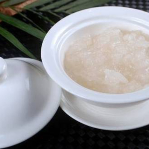 Double-Boiled Hashima with Apricot Milk / 杏汁牛奶炖雪蛤 