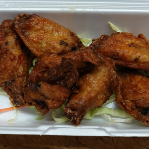 10. Garlic Butter Chicken Wings (8 pcs)