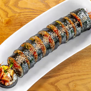 R5. Kimchee Roll (김치 롤)