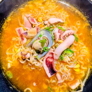 N3. Seafood Ramen (해물라면)