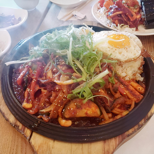 B6. Oh Sam Dub Bab (철판오삼덮밥)