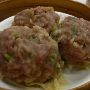 7. Steamed Beef Meatballs (3 pcs) 山竹牛肉球