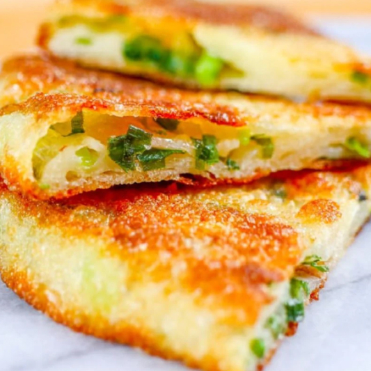 Pan-Fried Green Onion Pancakes / 葱油饼