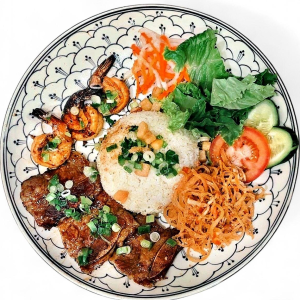 Beef Short Ribs, Grilled Shrimp, Shredded Pork Skin / Sườn B&ograve; Đại H&agrave;n, T&ocirc;m Nướng, B&igrave;