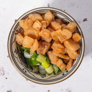 Scallion Oil and Pork Rinds / Mỡ H&agrave;nh T&oacute;p Mỡ