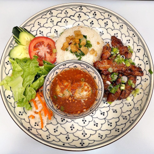 Grilled Pork Skewer, Meatball in Tomato Sauce / Thịt Nướng, X&iacute;u Mại
