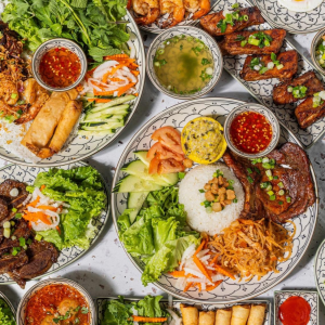 Two-Entree Plate / Hai M&oacute;n