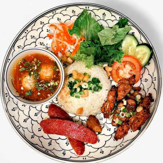 Grilled Pork Skewer, Vietnamese Sausage, Meatball in Tomato Sauce / Thịt Nướng, Lạp Xưởng, X&iacute;u Mại