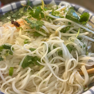 19. Phở T&aacute;i & Meatballs