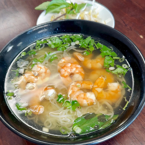 P27. Shrimp Pho / Phở T&ocirc;m