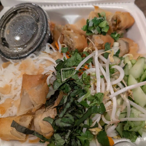 B14. Fried Tofu Vermicelli Bowl with Vegetarian Egg Roll / B&uacute;n Đậu Hũ 