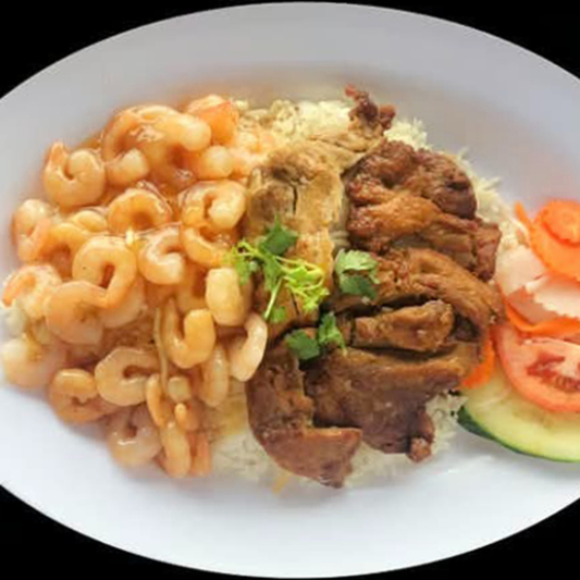 514. Chicken and Saut&eacute;ed Shrimp on Steamed Rice - Com Ga, Tom Rim
