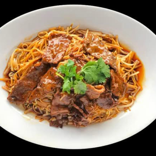 305. Stir-Fried Beef with Rice Noodles