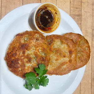 Beef & Onion Pie (3 pcs) / 牛肉圆葱馅饼 (3个）