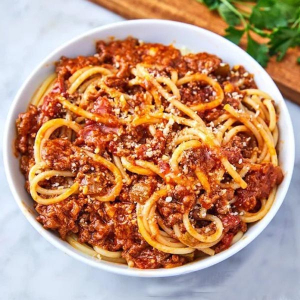 Spaghetti with Tomato Meat Sauce + Random Drink / 番茄肉酱意大利细面 + 随机饮品