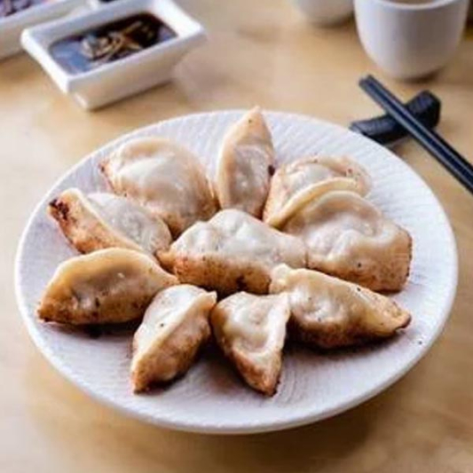 Fried Chicken Dumplings (12 pcs) / 鸡肉煎饺 (12个) 