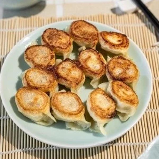 Fried Vegetarian Dumplings (12 pcs) / 素菜煎饺 (12个)