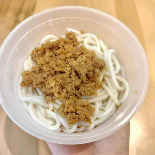 Simple Packaging for Mixed Rice Noodles with Minced Meat Sauce