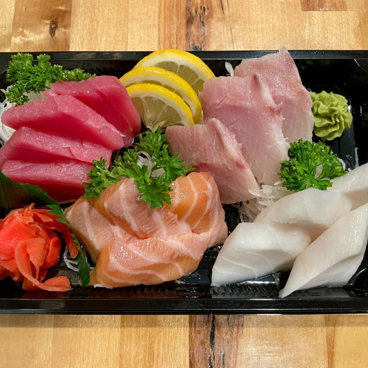 Sashimi Combo (12 pcs)