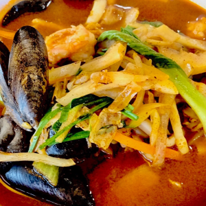 6. Spicy Seafood Noodle Soup / 삼선짬뽕